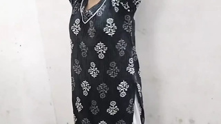 Sex karte hue step sister ke chachi ne dekh liya