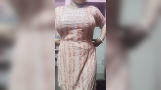 Single female deshi boudir viral video