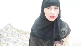 Bhabhi ko gandi video dikha kar step sister ke samne pel diya