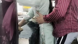 Little step sister ko bathroom me pakad ke jabar dasti pela