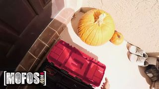 Lucky Locksmith Gets His Reward After Helping Gorgeous Teen Serena Santos Who Locked Herself Out Naked - Mofos