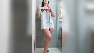 Sexy student takes a shower - Big tits in weat T shirt