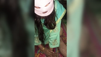 Sexy video new Aaj Mummy ki beti ke sath Bada maja Aaya desi sex karne ka