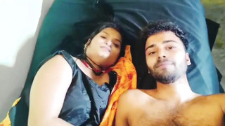Hot sexy Desi bhabhi homemade romantic sex with her lover