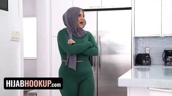 Hijab Hookup - Sexy Muslim Teen Live Out Her Deepest Fantasies With Her Hot StepUncle