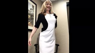 Public Paulina – Stripping Off My Dress + Cumming In The Office