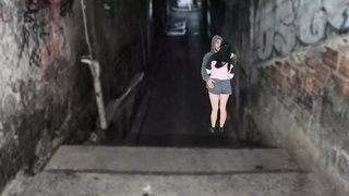 Brunette has sex in the favela with the owner of the hill after the funk dance