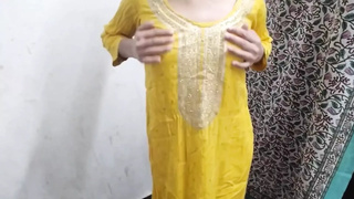 Sex karte hue step sister ke sath bhabhi ne dekh liya
